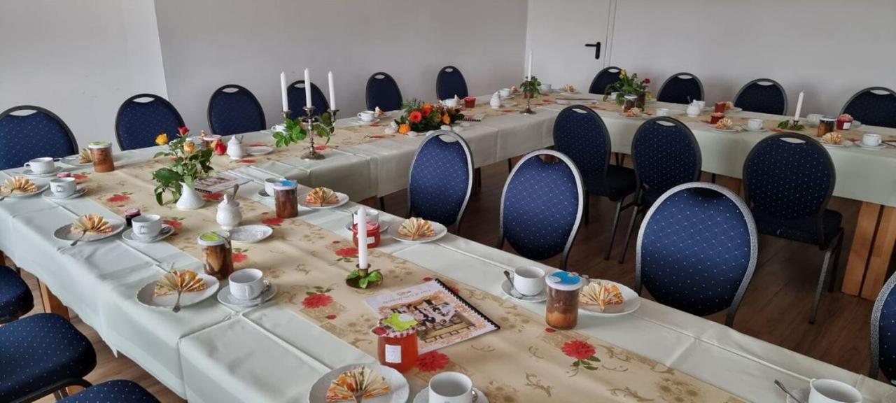 Hotel Zur Krone 하셀펠데 외부 사진