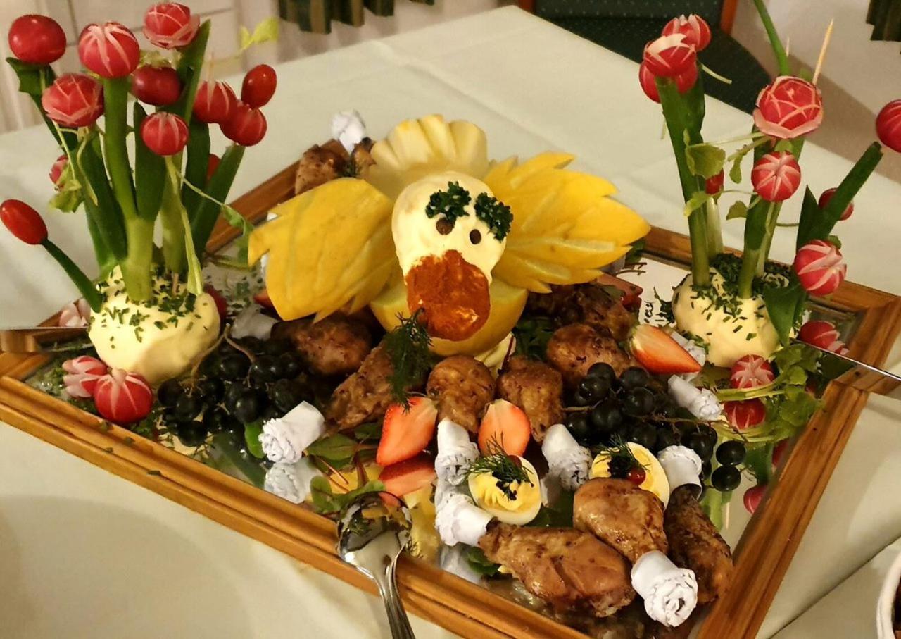 Hotel Zur Krone 하셀펠데 외부 사진