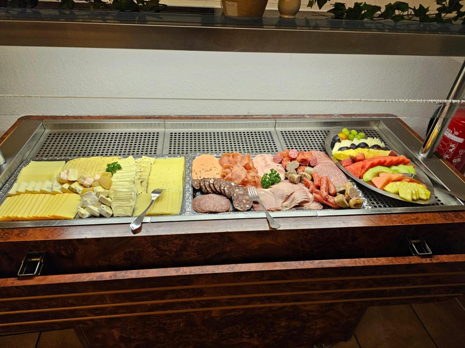 Hotel Zur Krone 하셀펠데 외부 사진