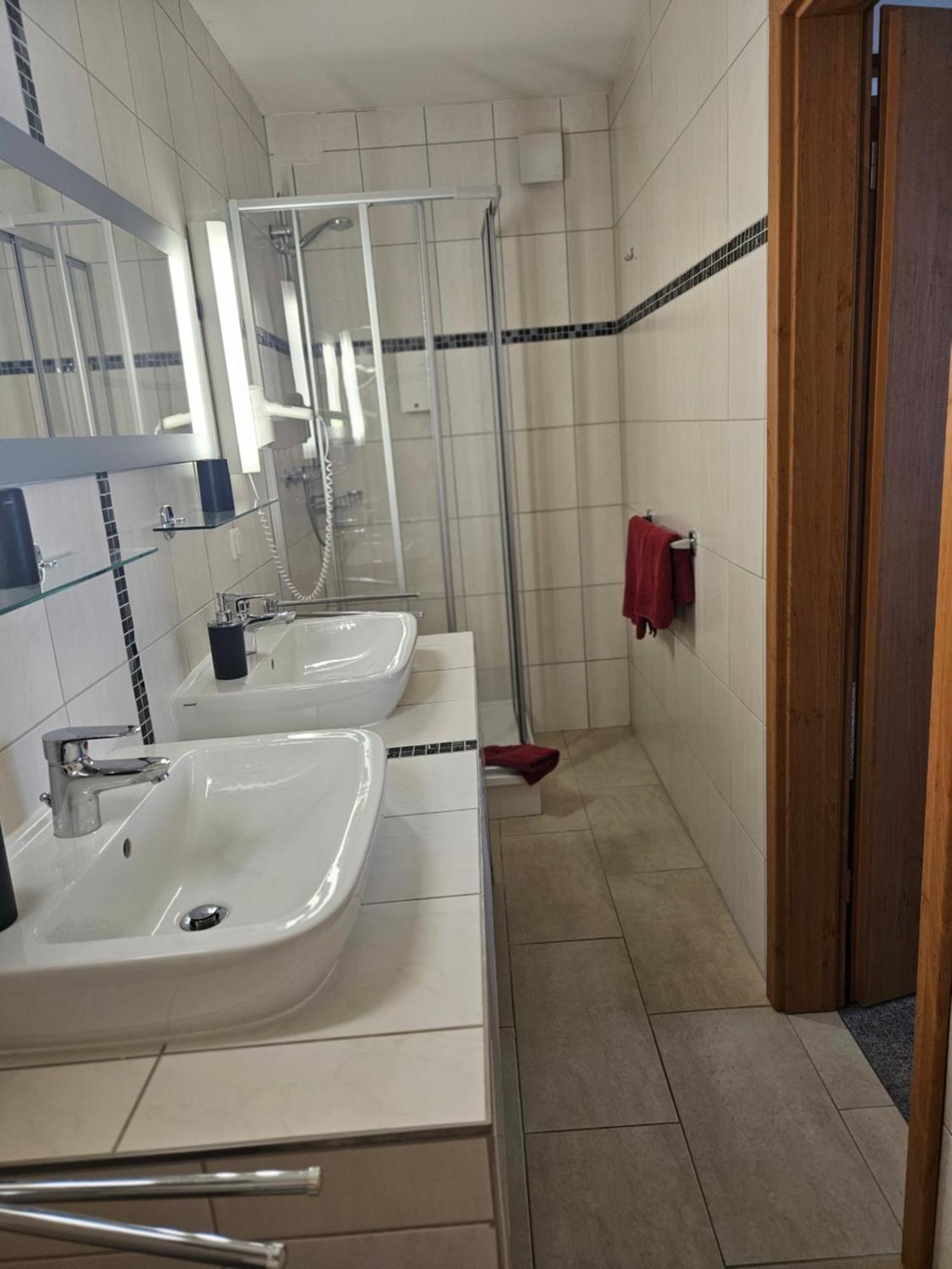 Hotel Zur Krone 하셀펠데 외부 사진