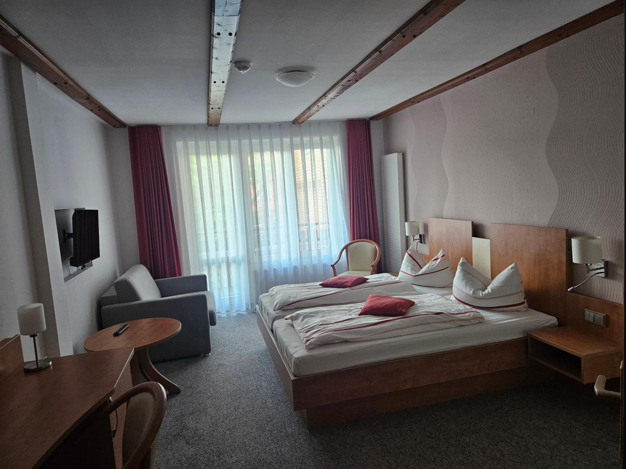 Hotel Zur Krone 하셀펠데 외부 사진