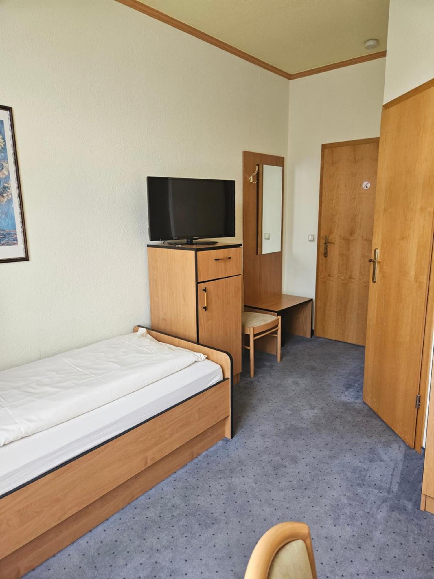 Hotel Zur Krone 하셀펠데 외부 사진