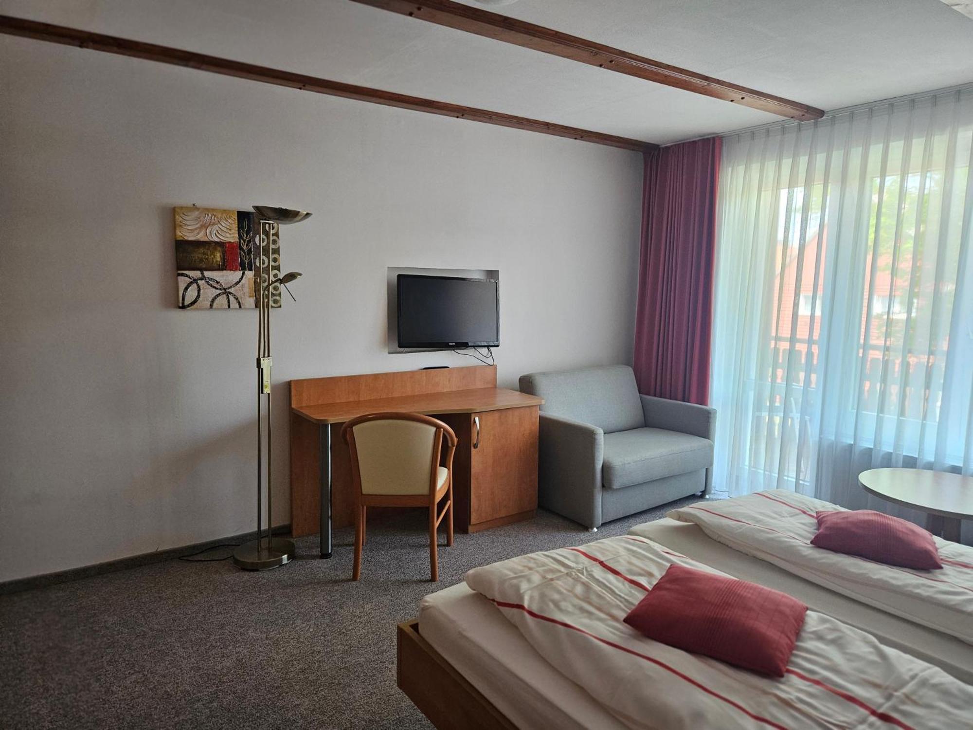 Hotel Zur Krone 하셀펠데 외부 사진