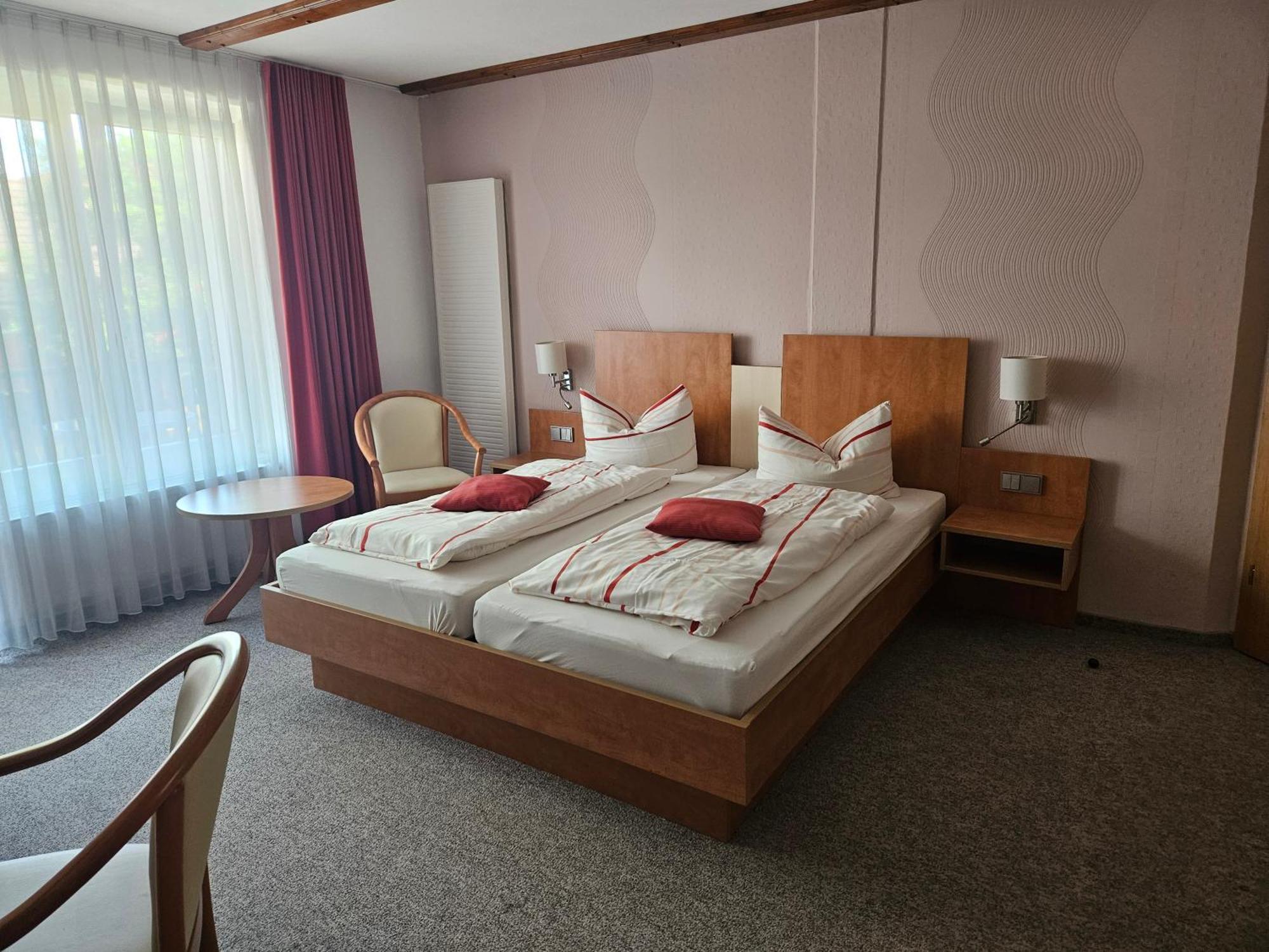 Hotel Zur Krone 하셀펠데 외부 사진